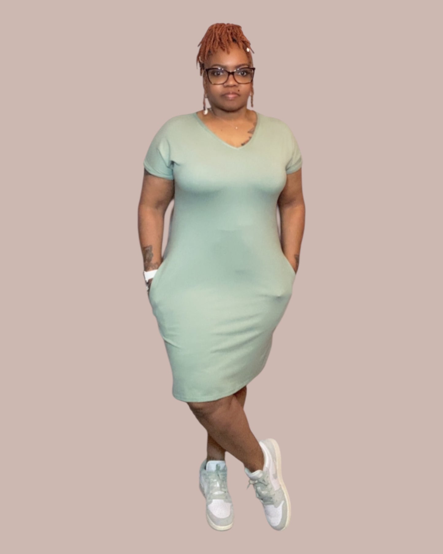 SIMPLE T-SHIRT DRESS (GREEN BAY)