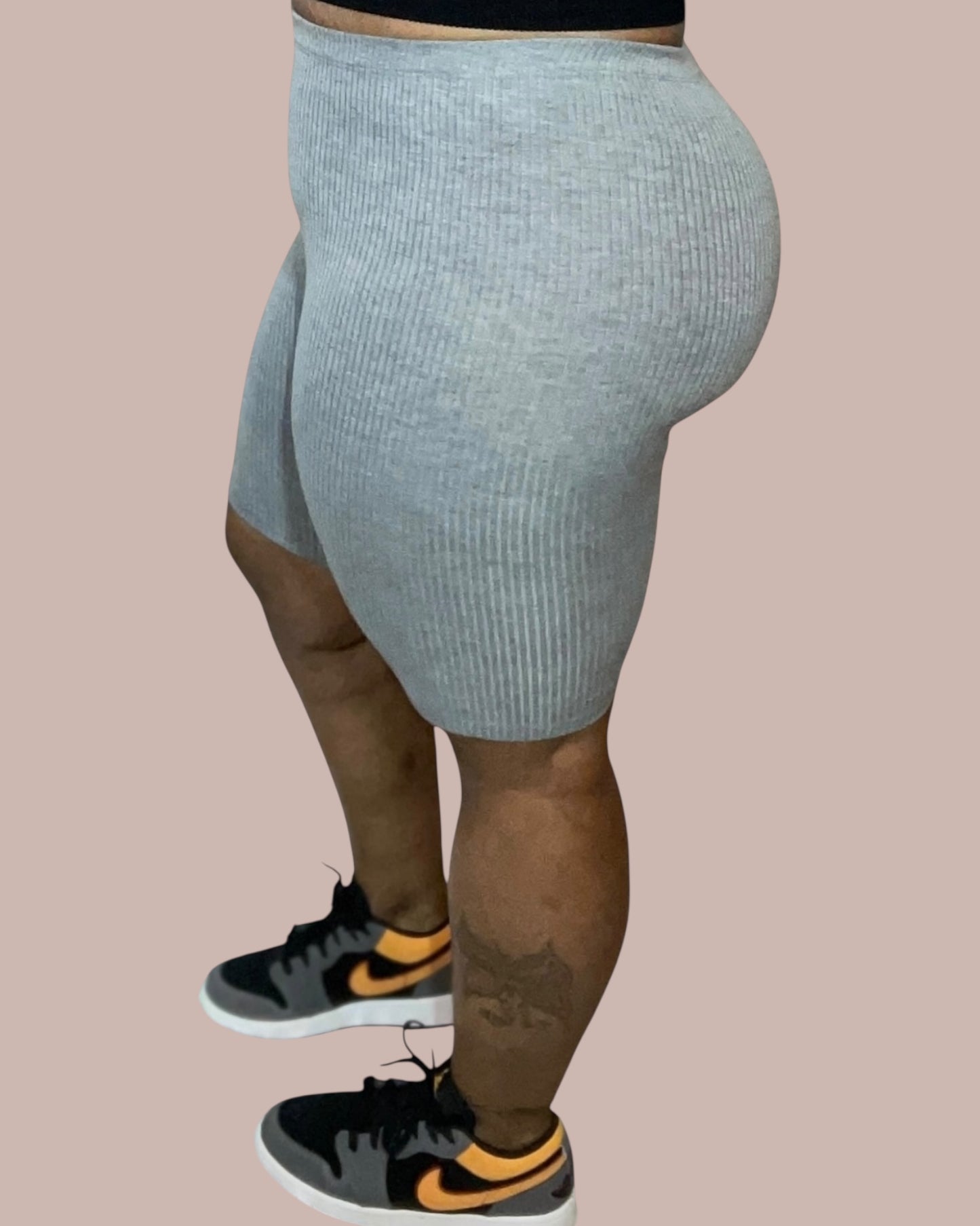 RIBBED BIKER SHORTS (GRAY)