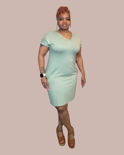 SIMPLE T-SHIRT DRESS (GREEN BAY)