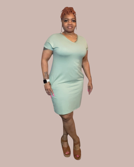 SIMPLE T-SHIRT DRESS (GREEN BAY)