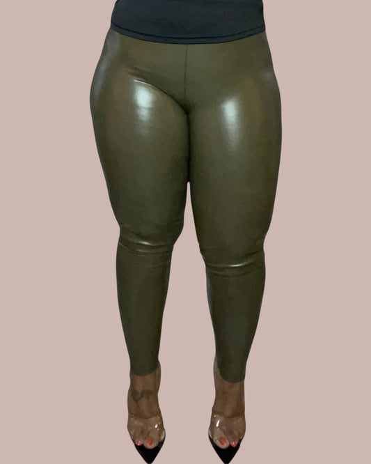 FAUX LEATHER LEGGINGS (OLIVE)